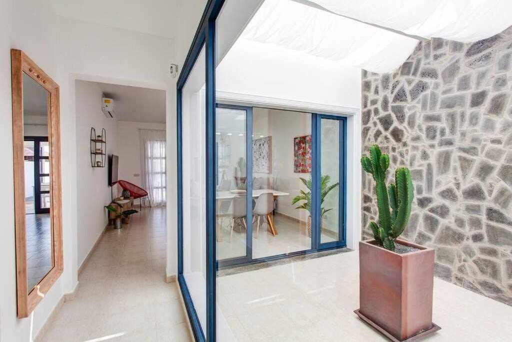 Homu Bianca Fantastica Villa Con Piscina Privad Playa Blanca  Exterior photo